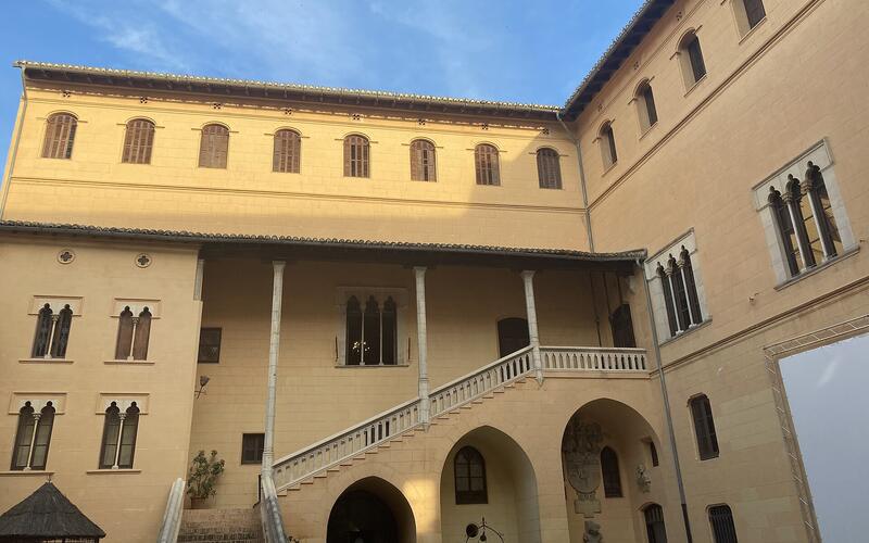 De binnenplaats van het Palau Ducal van de Borja's in Gandia